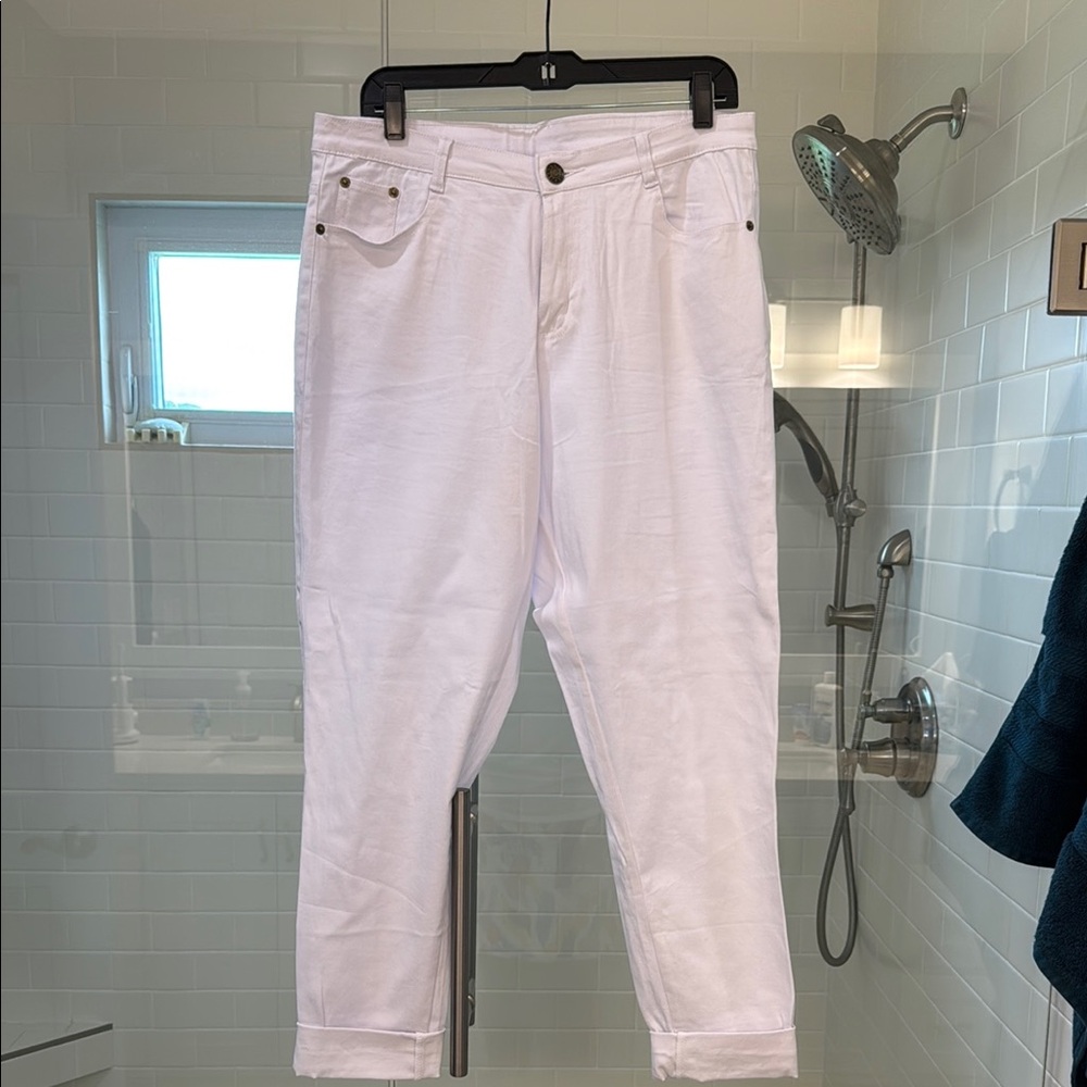 Women's White Cropped Pants